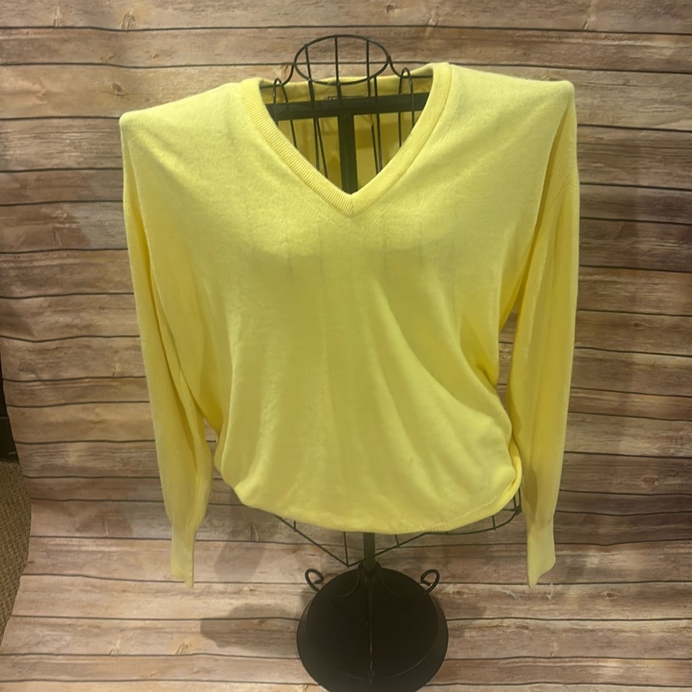 Vintage LLBean men’s light yellow soft lightweight sweater